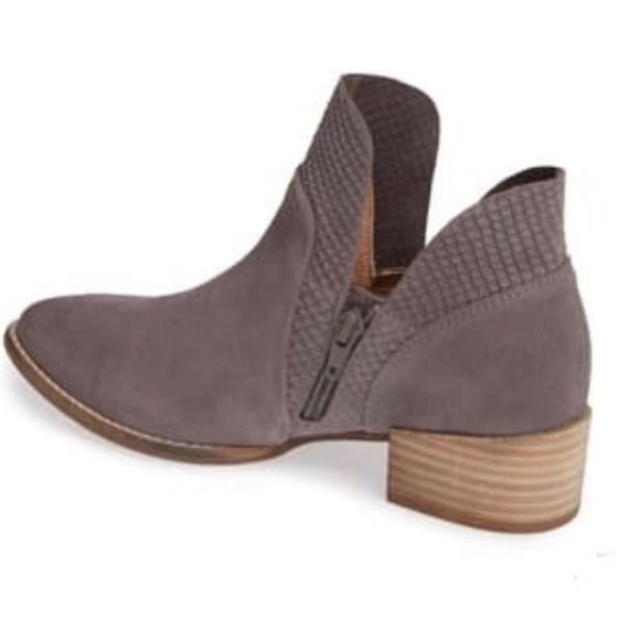 Seychelles Score Charcoal Leather Booties - Picture 2 of 12